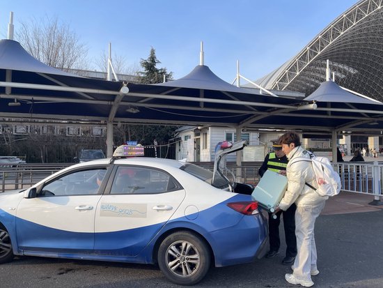 元旦假期首日,在烟台站感受“畅通的繁忙”