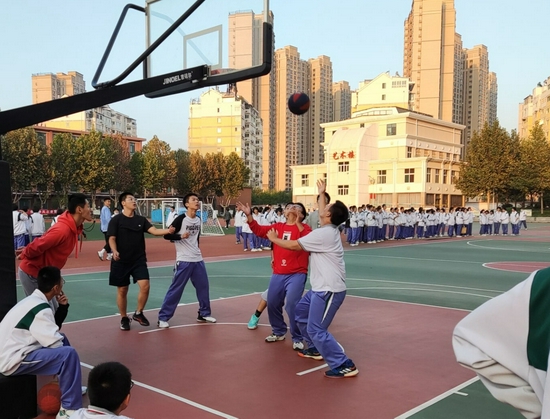 济钢高中举行2021年体育节 “三人制”篮球赛