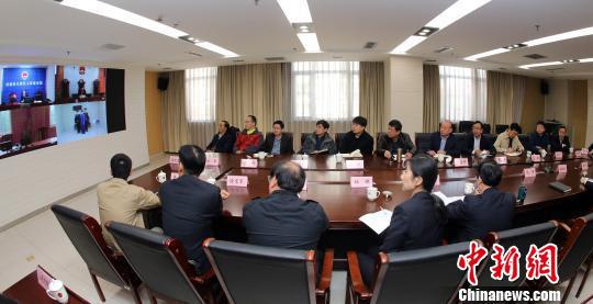 资料图:济南市天桥区院举行认罪认罚从宽案件远程视频出庭观摩活动。
