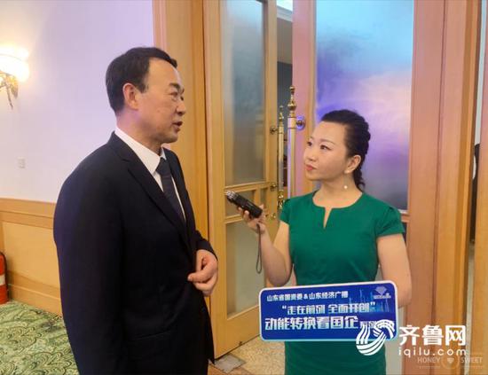 魯商集團董事長高洪雷接受記者林楠采訪