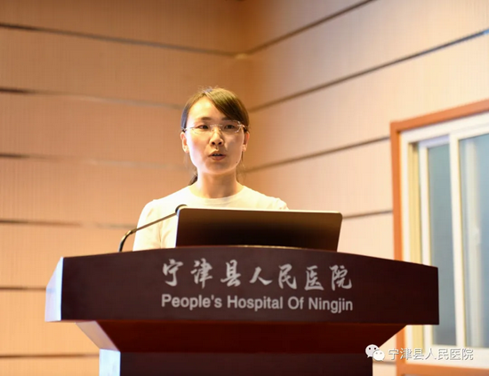 急诊科主任 张健