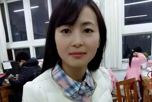 李雪,26岁,职业:教师,地点:诸城