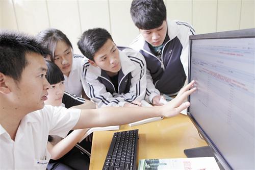 今年高考分五批