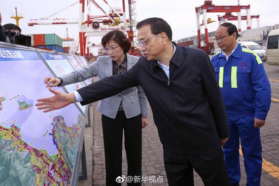 李克強考察威海港:既要擴大出口,又要加大進口