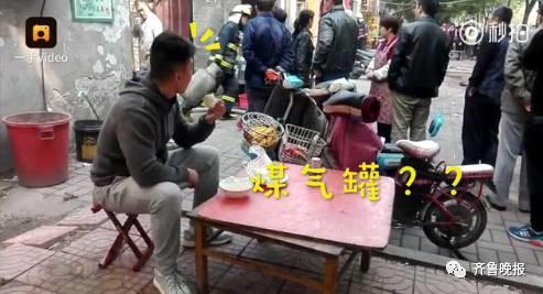 　　慢慢吃，靜靜看，