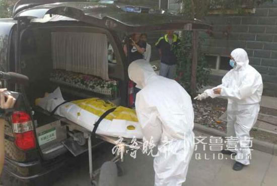 目前,王某锋因涉嫌故意伤害罪已被天桥警方依法刑事拘留。案件正在进一步调查中。