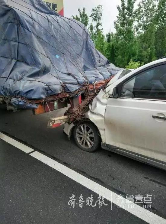 ▲大貨和小車連在一起。