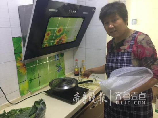 居民家中多用电磁炉做饭。