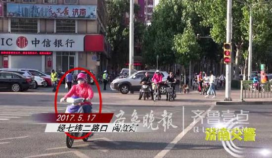 17日，经七路纬二路路口，非机动车闯红灯。