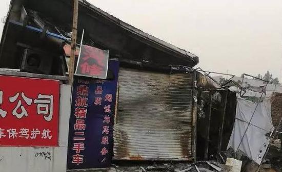 據了解，此次過火面積約1000余平方，位于院內北側和東側的鋼架結構二層樓房已被全部燒毀。