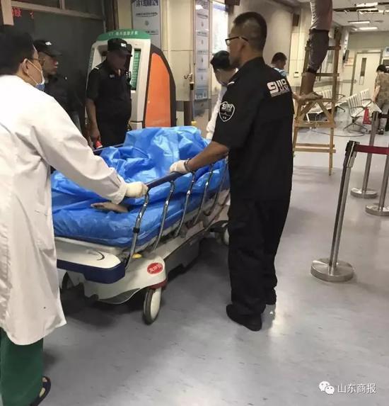 伤者被送往医院紧急治疗