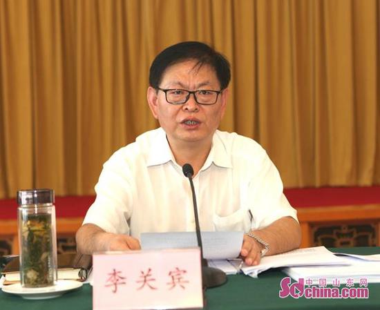 图为山东省工商局党组书记、局长李关宾。
