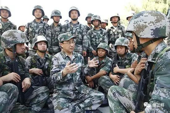 韦昌进为某训练基地官兵作事迹报告