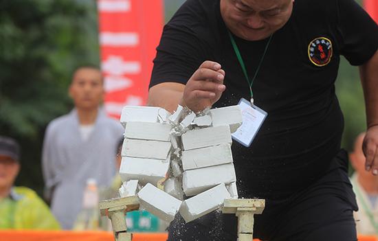 天下武功出少林,这句话深深地根植在中国人的脑海中。