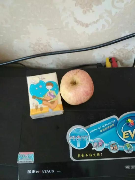 据了解,给家长们发变质视频的是该幼儿园的一名教师,但是她已经离职了。