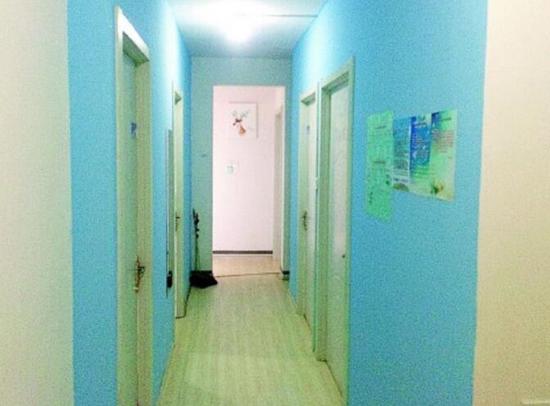 一套房屋被中介隔成數間房屋。記者高玉龍攝