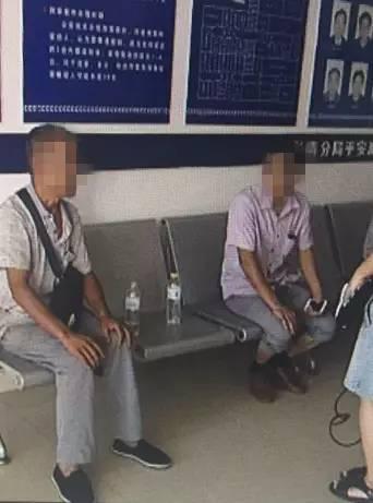 劉先生告訴記者，目前兒子小劉雖然清醒了，但仍在重癥監(jiān)護(hù)室內(nèi)，不過(guò)侄子小付卻不幸去世。