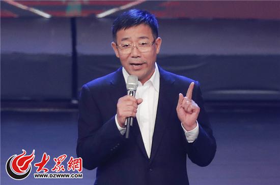 东阿阿胶总裁秦玉峰表示“厚道、地道、传承、创新”是东阿阿胶人的传承基因 