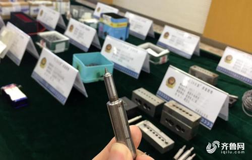 據了解,此次2.26網絡販槍案到目前為止共抓獲犯罪嫌疑人21名,繳獲高壓氣槍11支,鉛彈4萬余發。