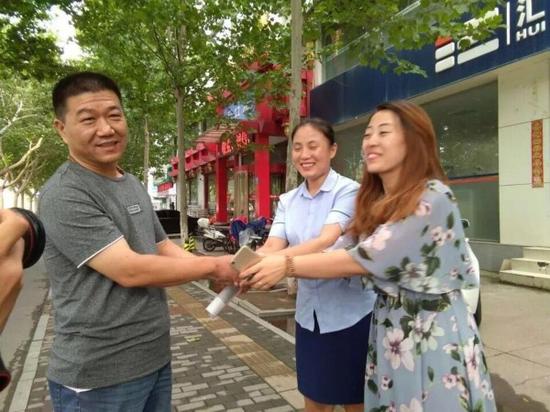 孫女士通過熱心人士的幫助聯系到救命恩人陳建軍。