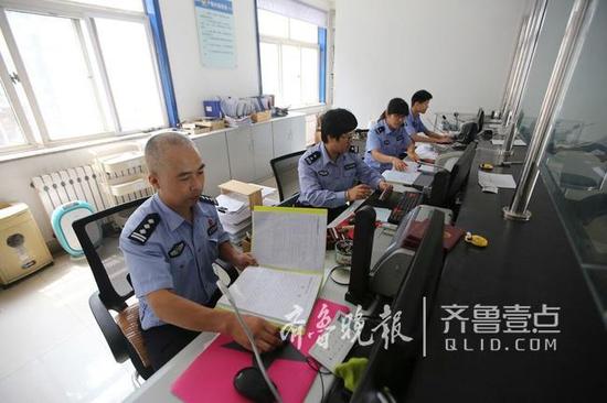 相关链接:便民服务,周末、节假日户籍民警全天上班