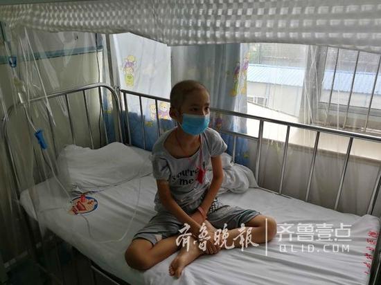 李晓晓的弟弟李宗安在病床上。