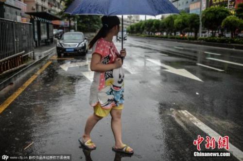 資料圖:2013年,12歲的湖南女孩思思(化名)被同村74歲老人性侵并產子,這一消息曾引起媒體及社會各界廣泛關注。