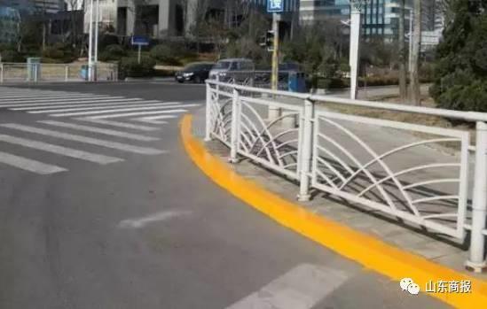 黃色實線代表禁止停車和禁止臨時停車，