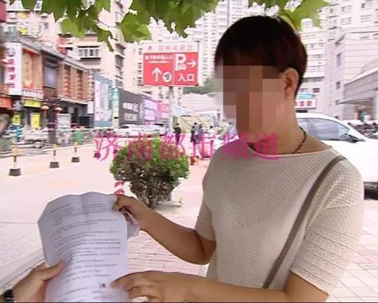 “我們這不就過來看房子,他說得交5000元保證金,交了這個錢之后,才可以選房子。”