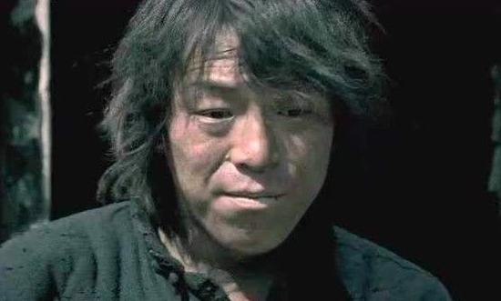 譚先生火冒三丈,立刻向該同城快遞進行反映投訴。