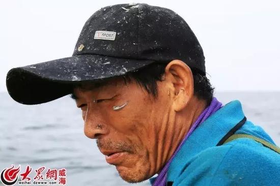 船长大多数时间都呆在驾驶室里,吃饭也不例外。