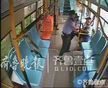 誰知,當天中午12點左右,35路駕駛員馬和安駕車到達長途汽車站站點,又碰到了該女子。