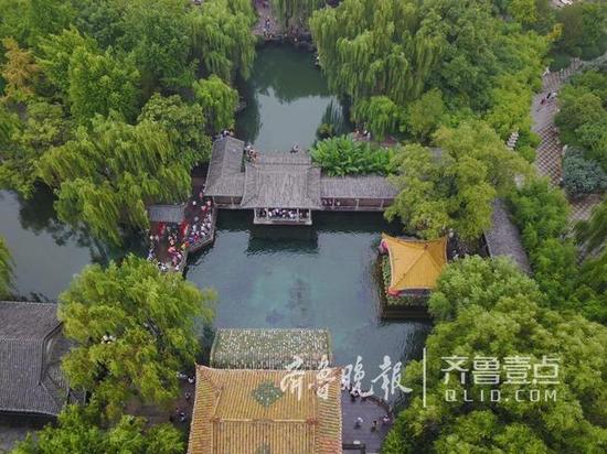 趵突泉已經持續14年噴涌。圖為空中俯瞰趵突泉。