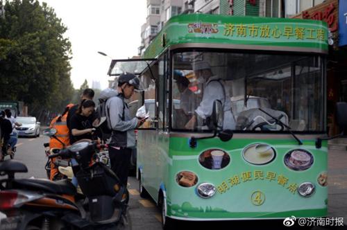 便民早餐車進社區