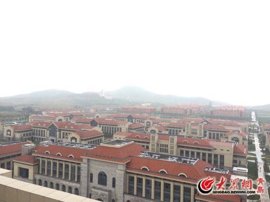 山東大學青島校區依山傍海。