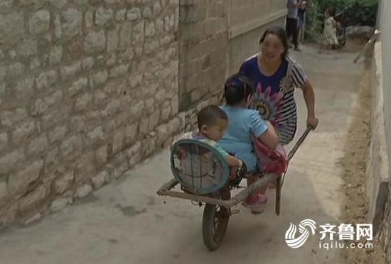 最终家人商量，在学校周围租一间房子，妈妈陪着杨慧读书。