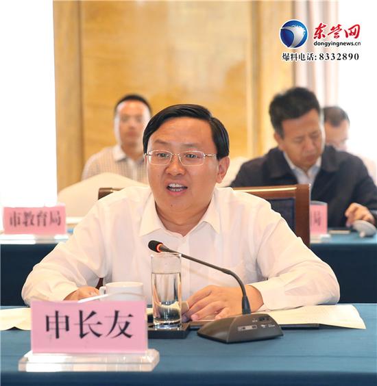 座谈会上,申长友介绍了我市经济社会发展情况,对中国商飞公司给予东营的关心支持表示衷心感谢。记者 周广学 报道