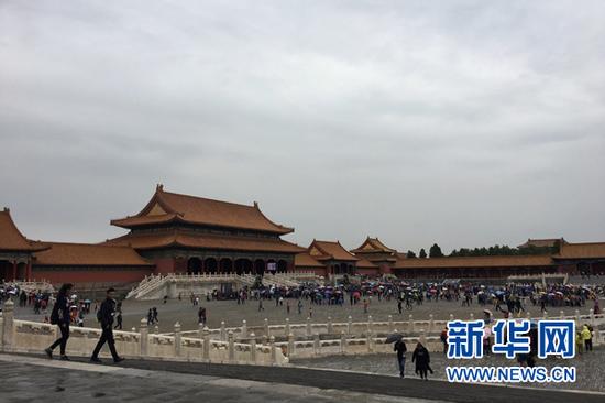 10月2日，游客在故宫参观。新华社记者 金良快 摄