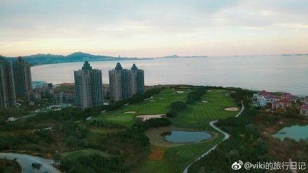 海上生明月，天涯共此時。中秋之夜，從那一抹多姿的晚霞，到這一輪當(dāng)空的明月，煙臺已美得不似人間……