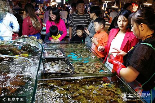 海鮮市場人氣火爆