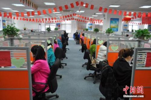資料圖:某企業(yè)員工工作狀態(tài)。孫權(quán) 攝