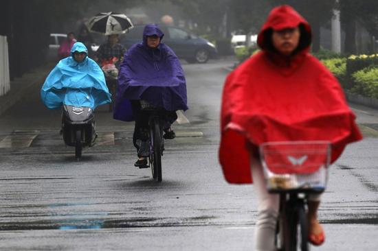 8日夜间到9日白天，鲁西北地区天气阴有小到中雨，其他地区天气多云。。