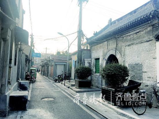 6日下午,老城區將軍廟街冷冷清清。