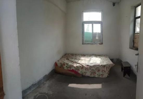 曾经,这里的每个房间里,都住着一两个逐“梦”者。