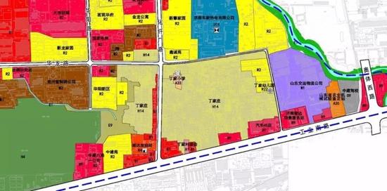 在地图上，目前的丁家庄是这样的：北侧是东新热电厂，南侧是工业南路，西侧是华阳小区等，东侧是山东交运物流公司。