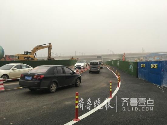二环西南延地面道路与二环南路连通。齐鲁晚报·齐鲁壹点记者 王皇摄