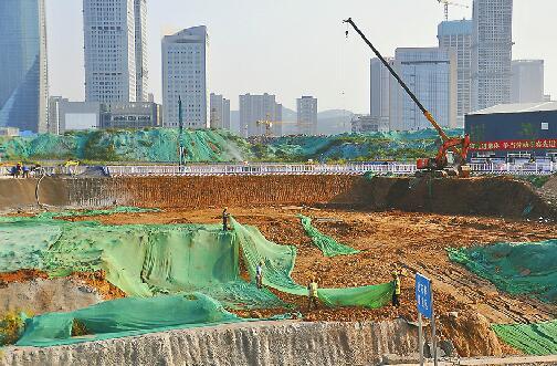 地铁绸带公园站基坑 记者马强 摄