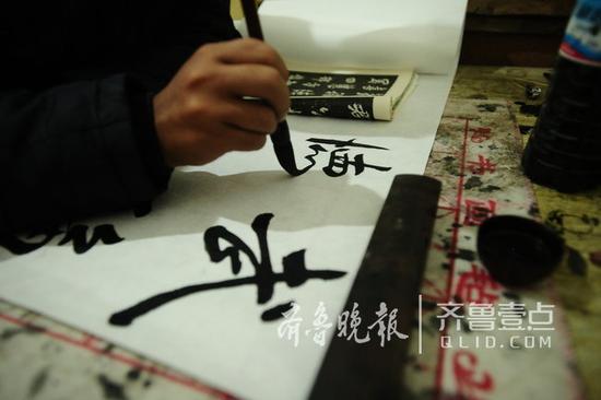 書法、音樂幾乎占據了劉柱的全部業余生活
