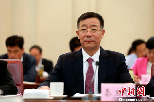 全國脫貧攻堅獎獲得者秦玉峰分享扶貧經驗。 梁犇 攝