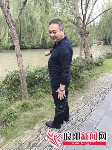 救起游客后,高林全身濕淋淋的。